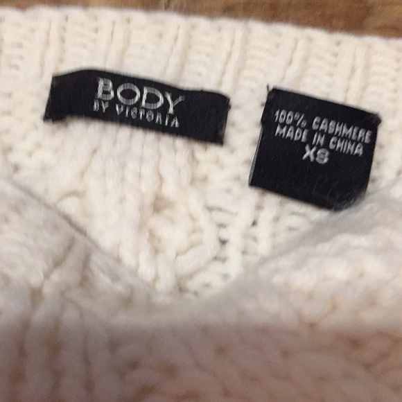 Victoria’s Secret crop sweater - Picture 4 of 5